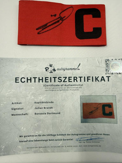 Kapitänsbinde Julian Brandt signiert im Rahmen Borussia Dortmund COA Fußball