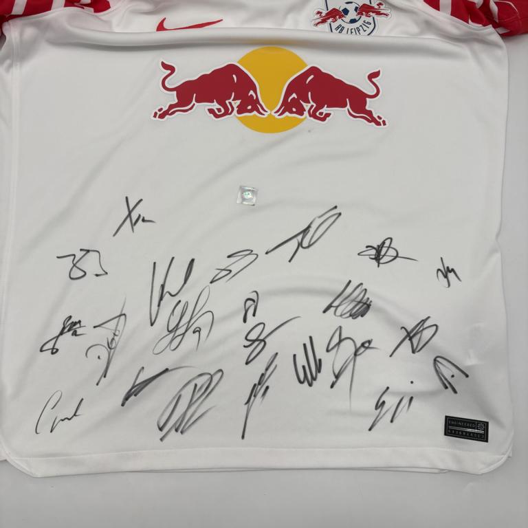 RB Leipzig Trikot 2023/2024 Teamsigniert Red Bull COA Nike L