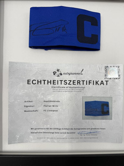 Kapitänsbinde Florian Wirtz signiert im Rahmen FC Liverpool Autogramm COA