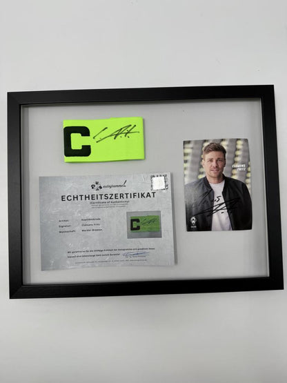 Kapitänsbinde Clemens Fritz signiert im Rahmen Werder Bremen COA Fußball