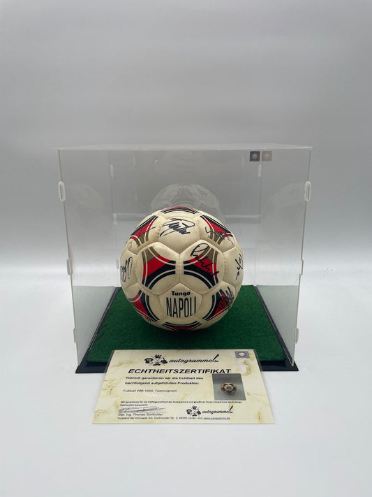 Fußball Teamsigniert WM 1990 in Vitrine DFB Unterschrift Autogramm Adidas Ball