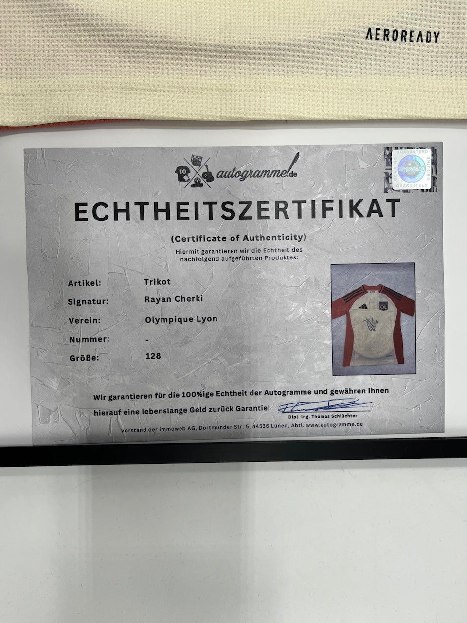 Olympique Lyon Trikot Rayan Cherki signiert im Rahmen Adidas Fußball 128