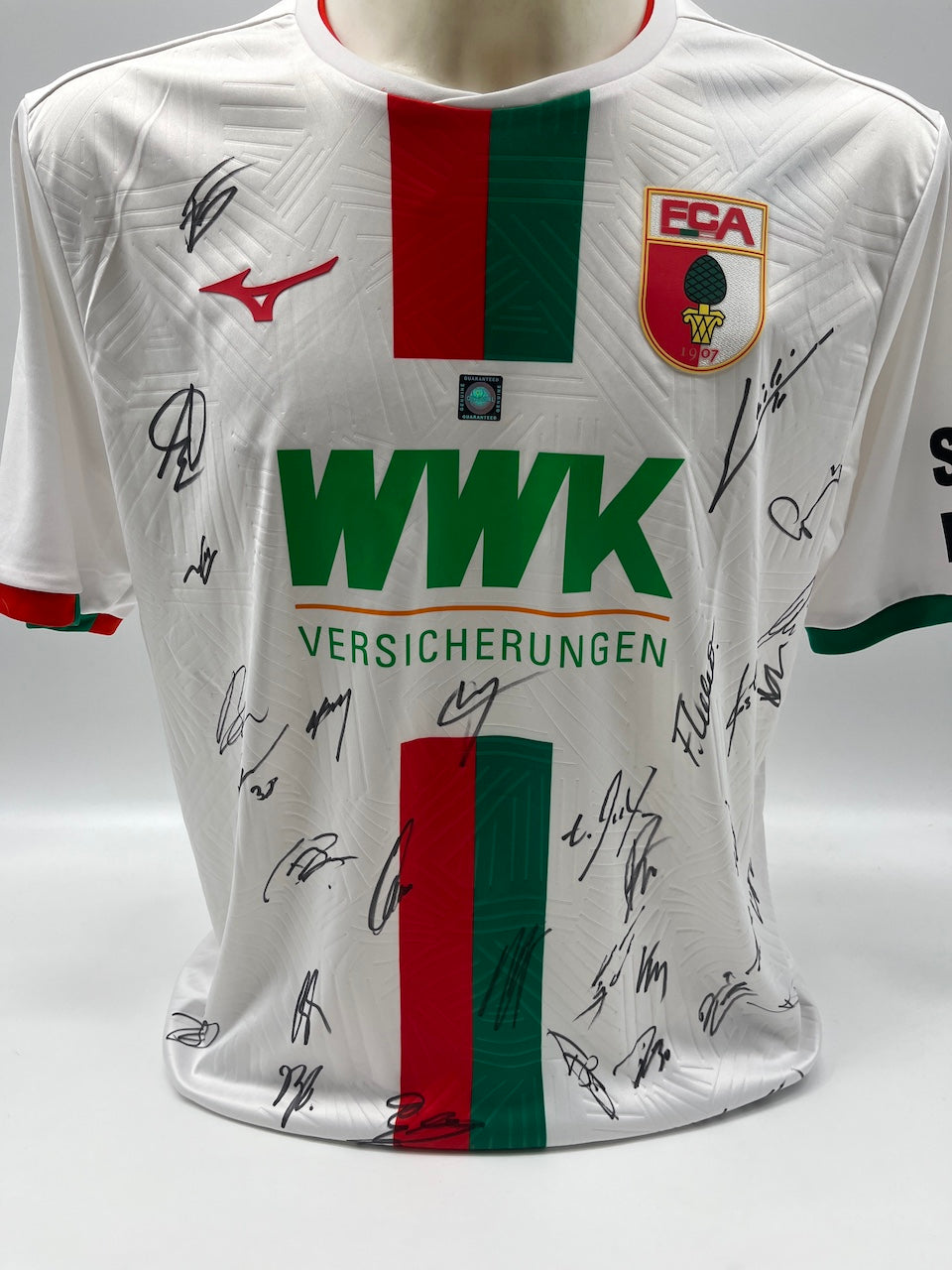 FC Augsburg Trikot 2023/2024 Teamsigniert COA Bundesliga L