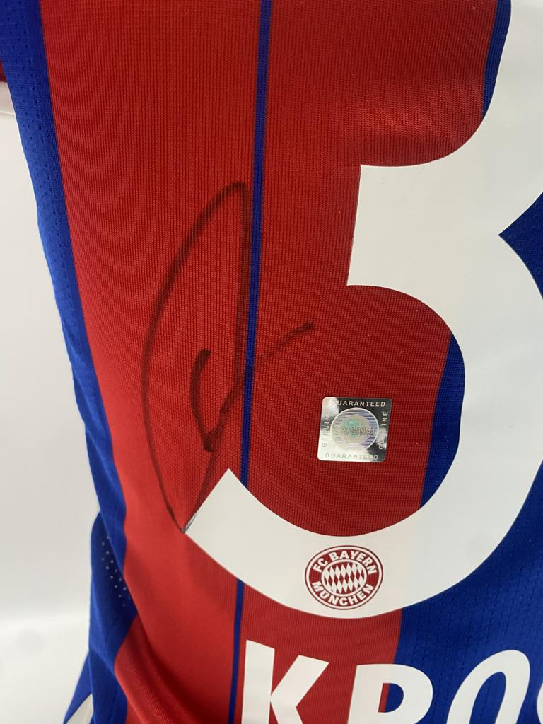 FC Bayern München Frauentrikot Toni Kroos signiert Adidas COA Bundesliga M