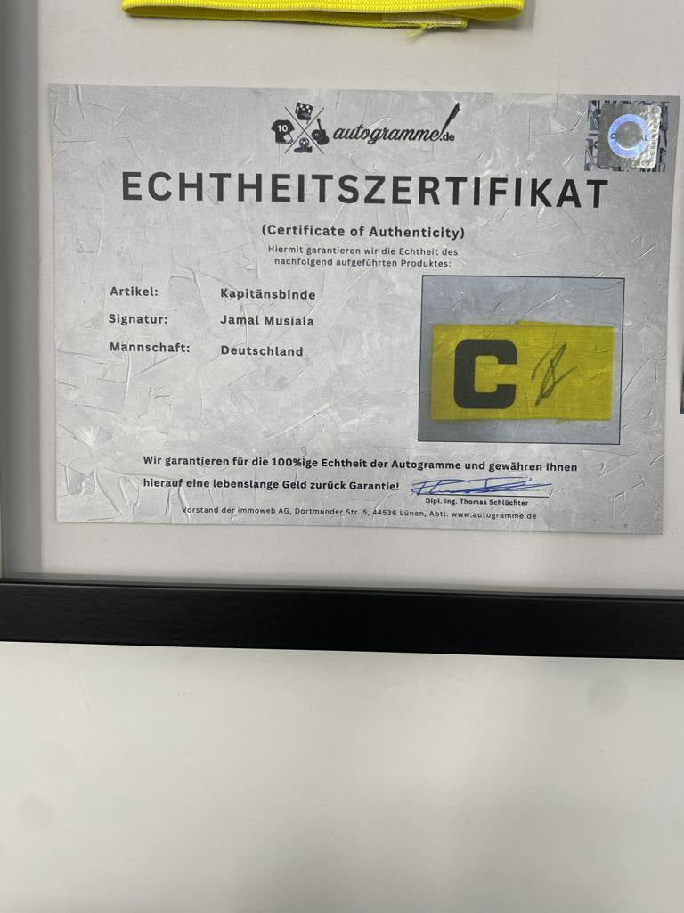 Kapitänsbinde Jamal Musiala signiert im Rahmen DFB Fußball COA  Autogramm