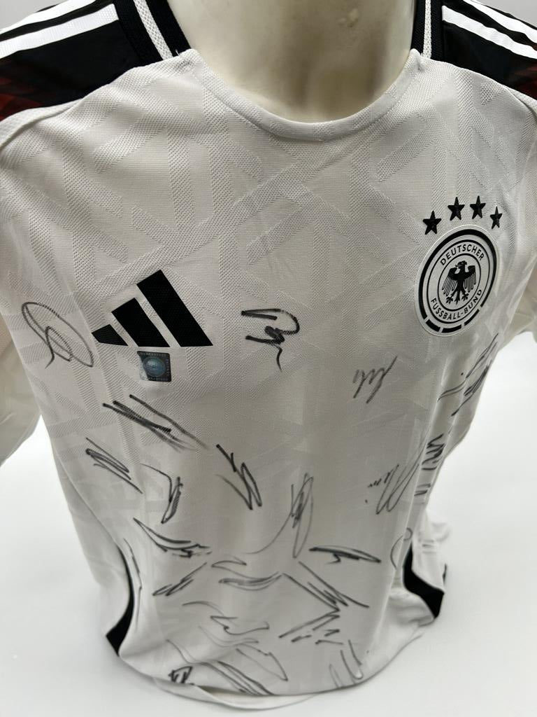 Deutschland Trikot Authentic Version EM 2024 Teamsigniert DFB COA Adidas L