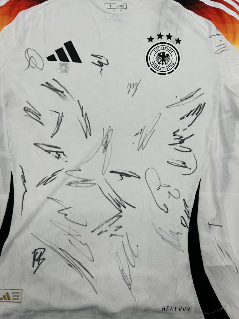 Deutschland Trikot Authentic Version EM 2024 Teamsigniert DFB COA Adidas L