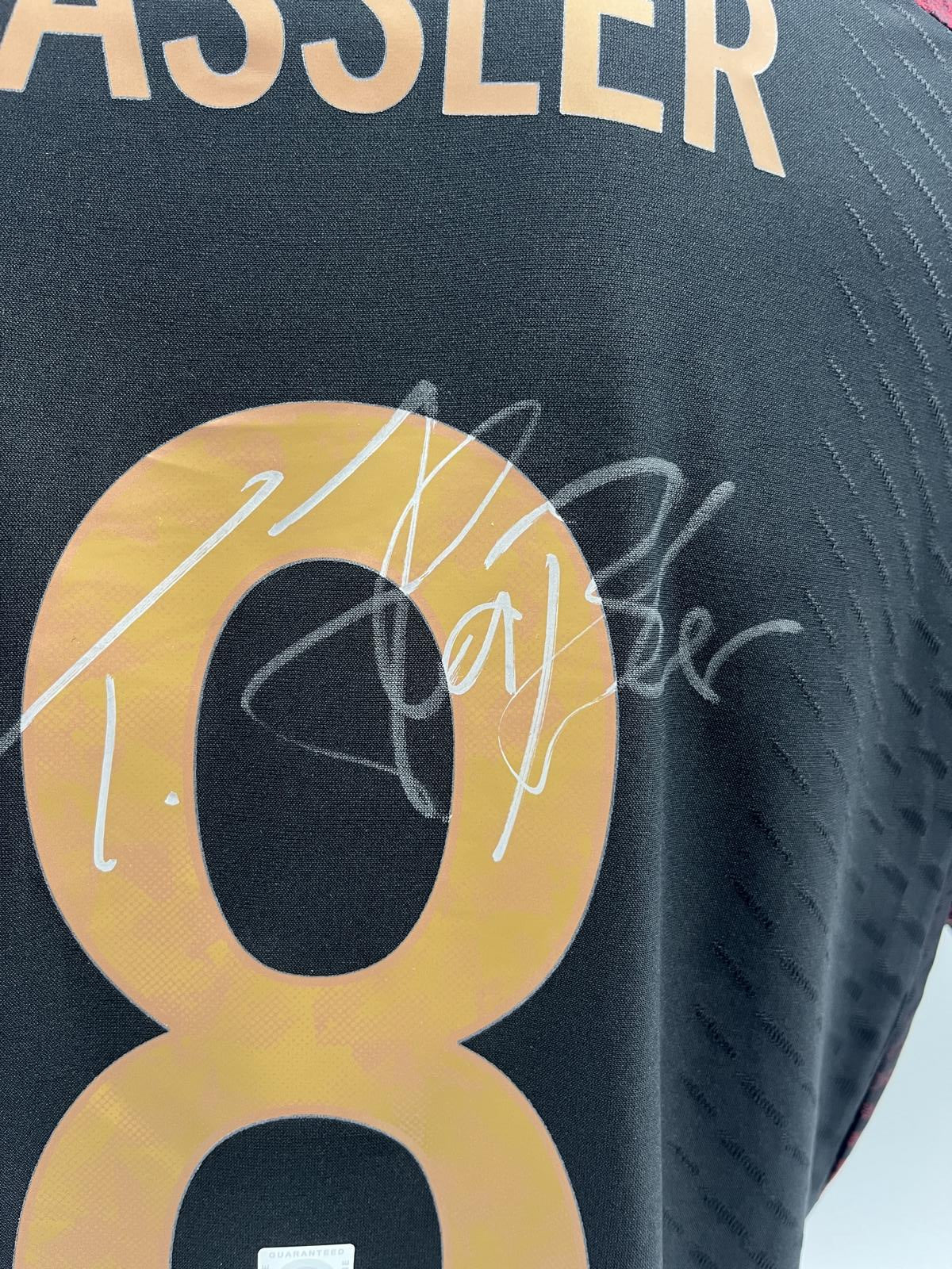 DFB Trikot Thomas Häßler signiert Adidas COA Deutschland Autogramm M