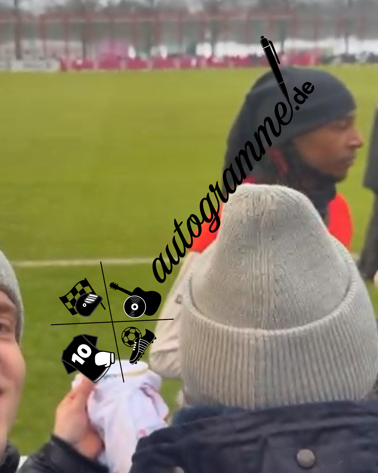 Bayern München Trikot Michael Olise signiert Autogramm Adidas COA L