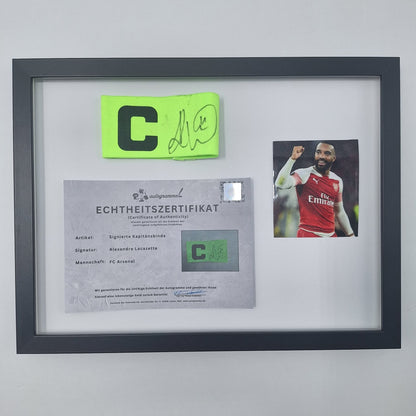 Kapitänsbinde Alexandre Lacazette signiert im Rahmen FC Arsenal Autogramm COA