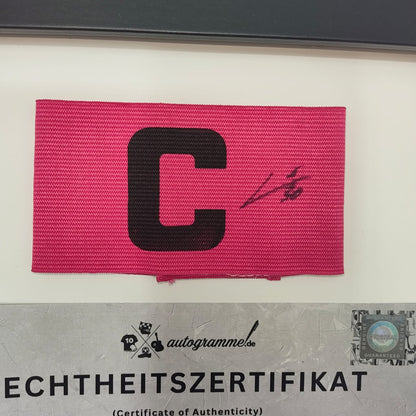 Kapitänsbinde Jeremie Frimpong signiert im Rahmen FC Liverpool Autogramm