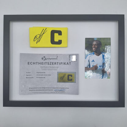 Kapitänsbinde Christopher Antwi-Adjei signiert im Rahmen Schalke 04 COA Gelb