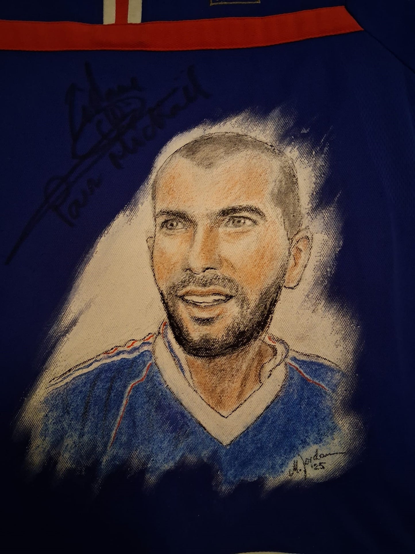 Frankreich Trikot Portrait Zinedine Zidane handgemalt und signiert im Rahmen 164