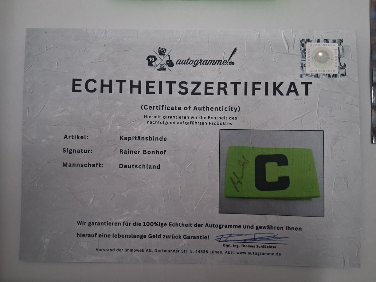 Kapitänsbinde Rainer Bonhof signiert im Rahmen Deutschland DFB