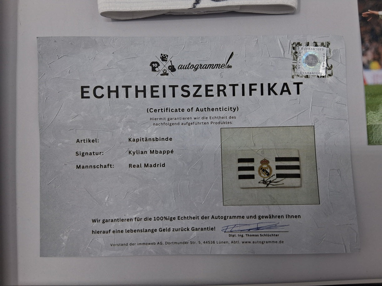 Kapitänsbinde Kylian Mbappe signiert im Rahmen Real Madrid Frankreich Autogramm