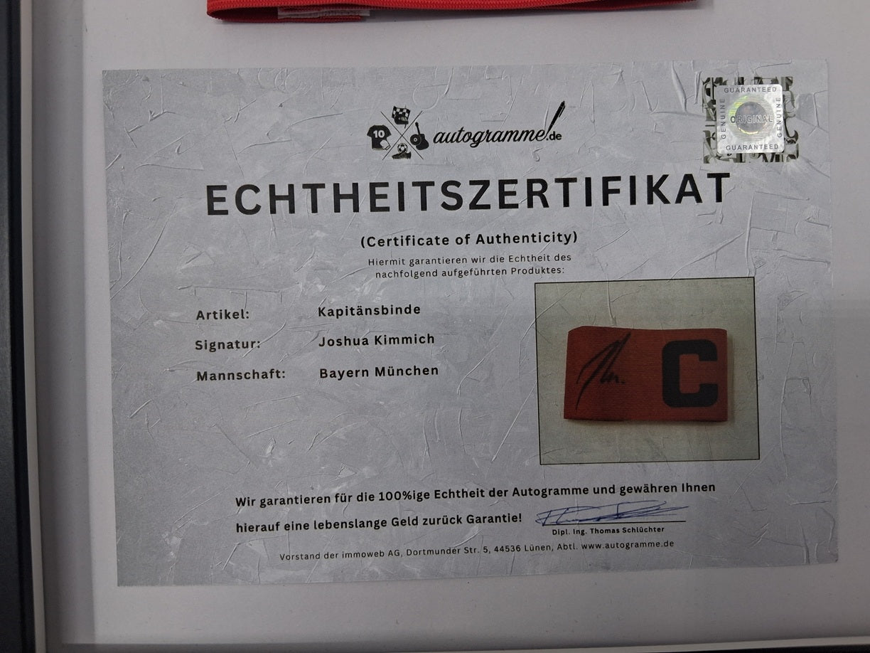 Kapitänsbinde Joshua Kimmich signiert im Rahmen Bayern München COA Autogramm