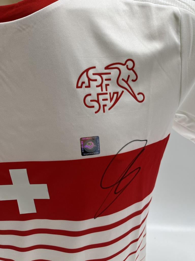 Schweiz Trikot Granit XHaka signiert Puma Autogramm Damengröße L