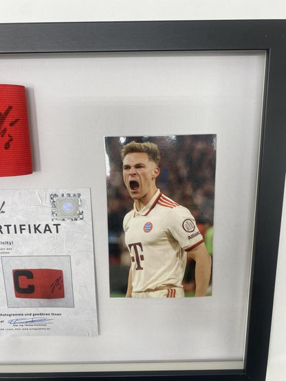 Kapitänsbinde Joshua Kimmich signiert im Rahmen Bayern München Autogramm COA