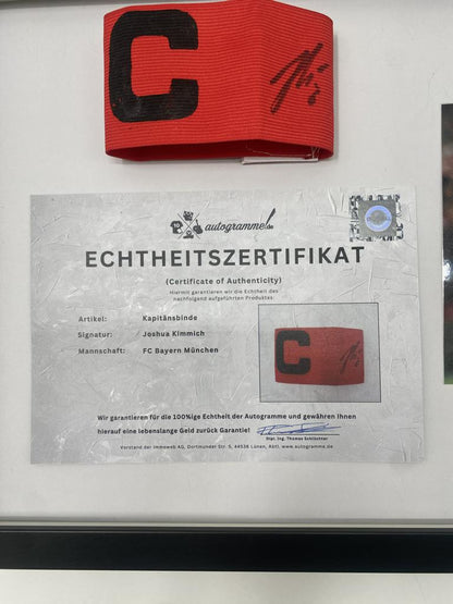 Kapitänsbinde Joshua Kimmich signiert im Rahmen Bayern München Autogramm COA