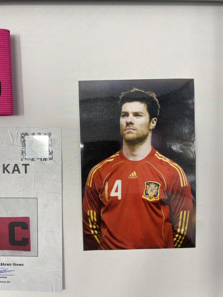 Kapitänsbinde Xabi Alonso signiert im Rahmen Spanien Autogramm COA