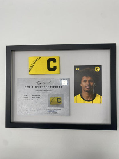 Kapitänsbinde Karim Adeyemi signiert im Rahmen Borussia Dortmund Autogramm COA