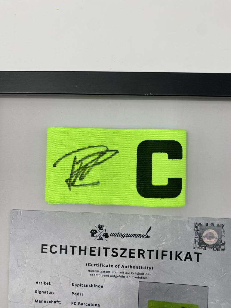 Kapitänsbinde Pedri signiert im Rahmen FC Barcelona COA Autogramm