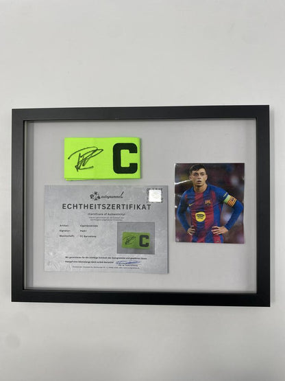 Kapitänsbinde Pedri signiert im Rahmen FC Barcelona COA Autogramm