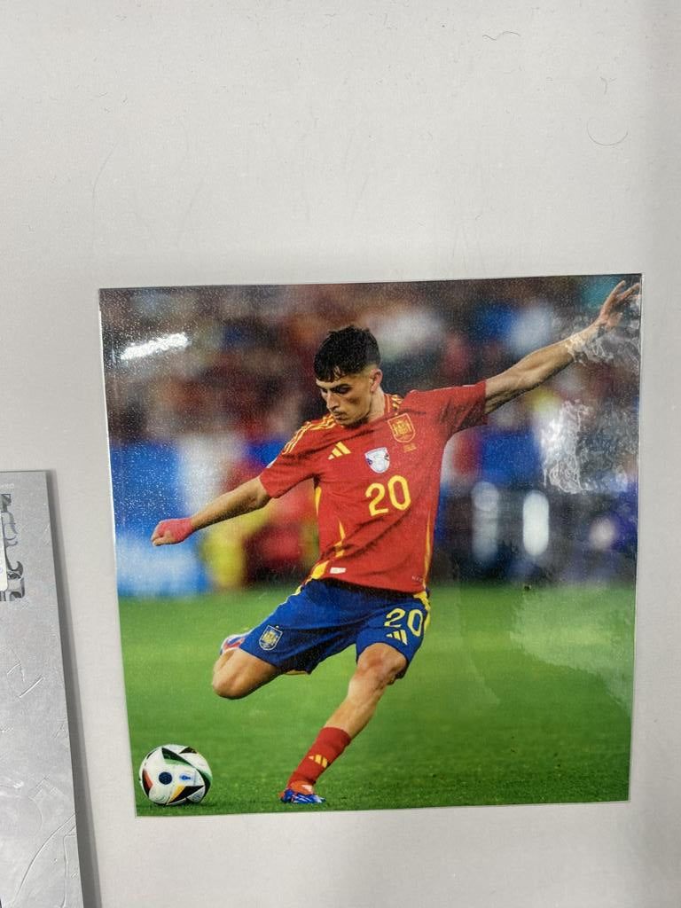 Kapitänsbinde Pedri signiert im Rahmen Spanien Autogramm COA Fußball