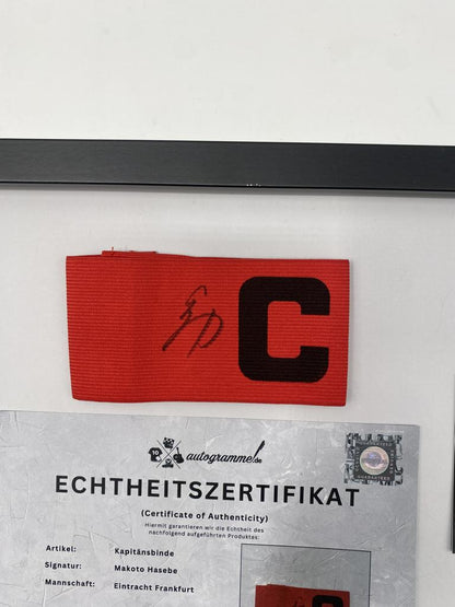 Kapitänsbinde Makoto Hasebe signiert im Rahmen Eintracht Frankfurt Autogramm COA