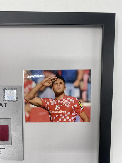 Brazalete de capitán Nadiem Amiri firmado en un marco Autógrafo del Main 05