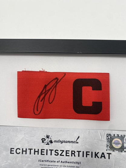 Kapitänsbinde Felix Nmecha signiert im Rahmen Borussia Dortmund COA