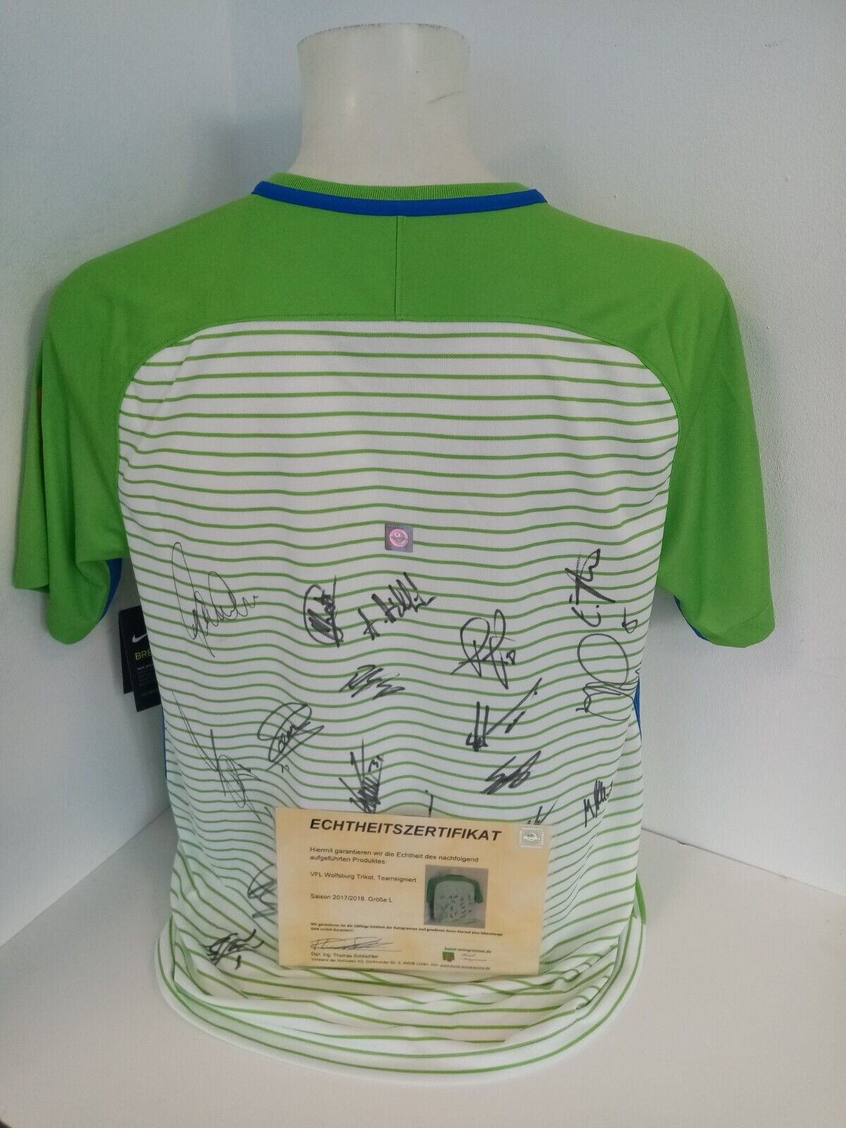 VfL Wolfsburg jersey 17/18 team signed wolves autograph football nike new coa l