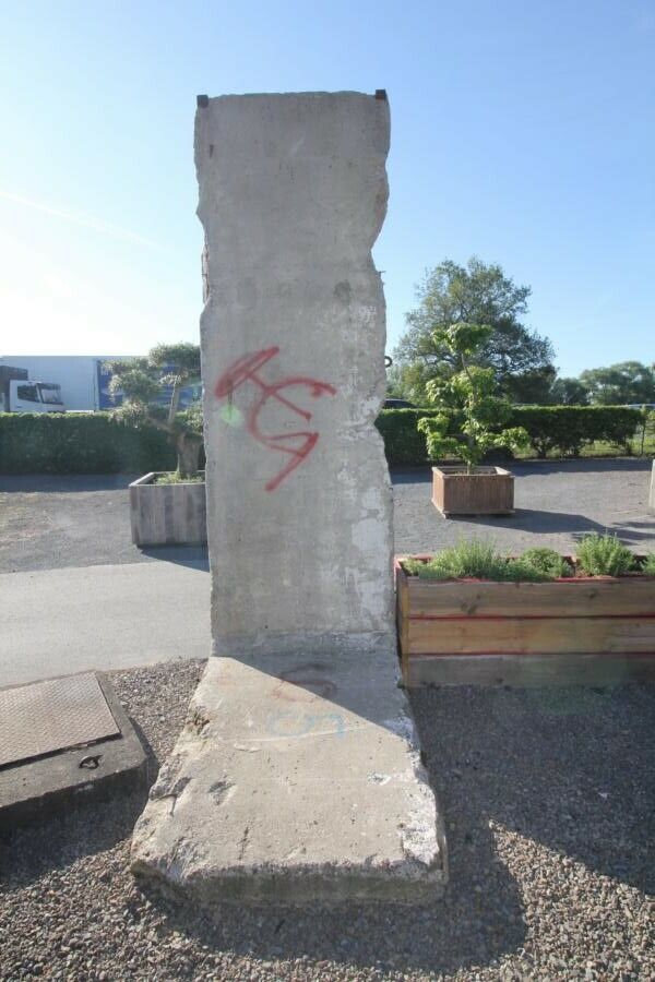 Kiddy Citny painted Berlin Wall - real wall element segment