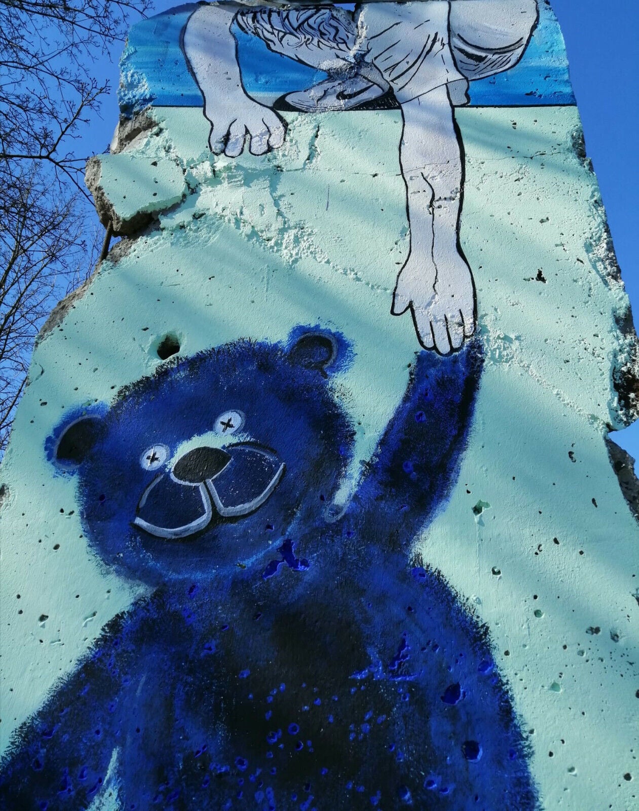 mino art bemalte Berliner Mauer - Echtes Mauerelement -segment